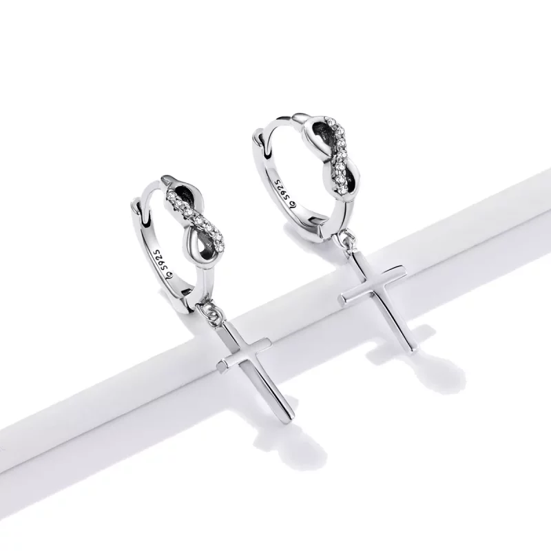(imagen para) Estos pendientes estilo Pandora con cruz creativa son perfectos para lucir aros - Ver 3