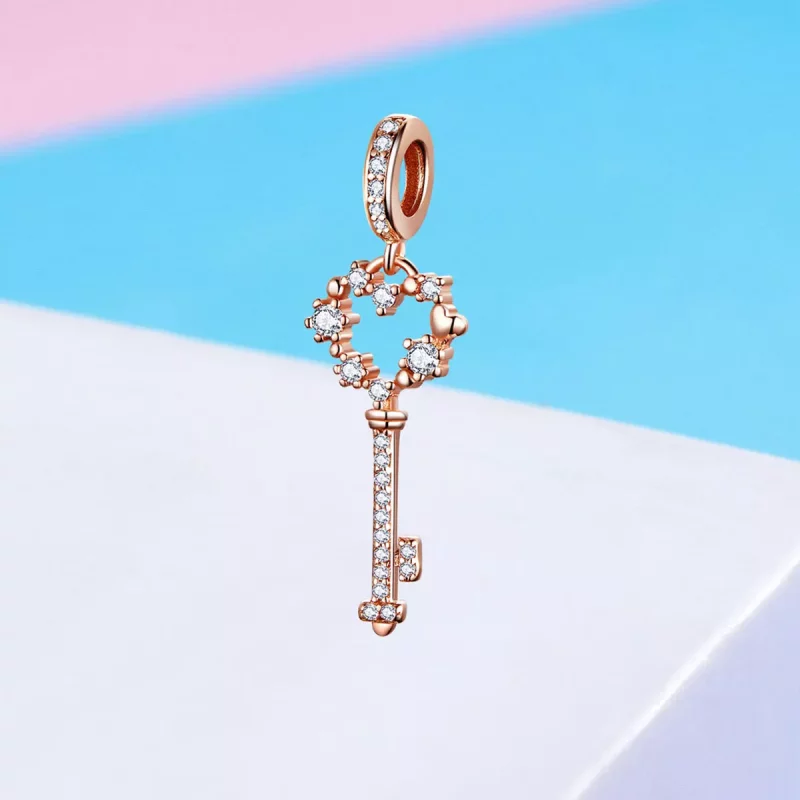 (imagen para) Pendiente estilo Pandora de oro rosa con colgante de llave brillante Luchy - SCC - Ver 6