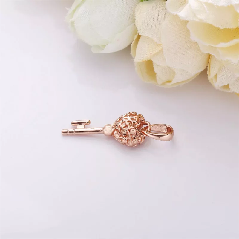 (imagen para) Colgante en PANDORA Rose Llave Real - Ver 2