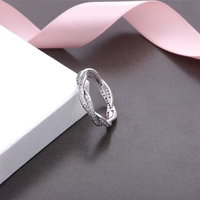(imagen para) Anillo Entrelazado - PANDORA - Ver 3