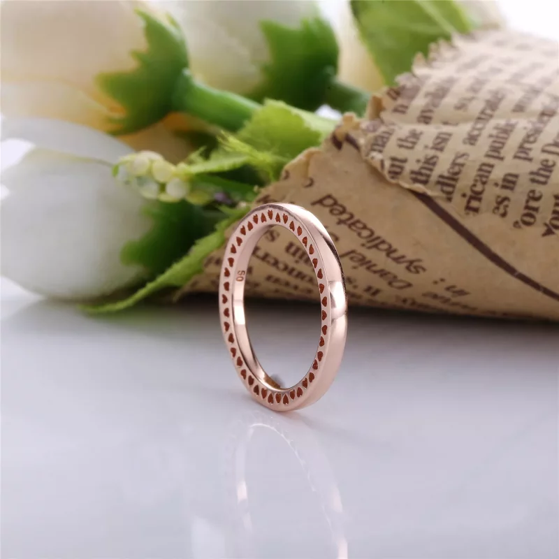 (imagen para) Anillo PANDORA Rose Corazones Cl&aacute;sicos de PANDORA - Ver 2