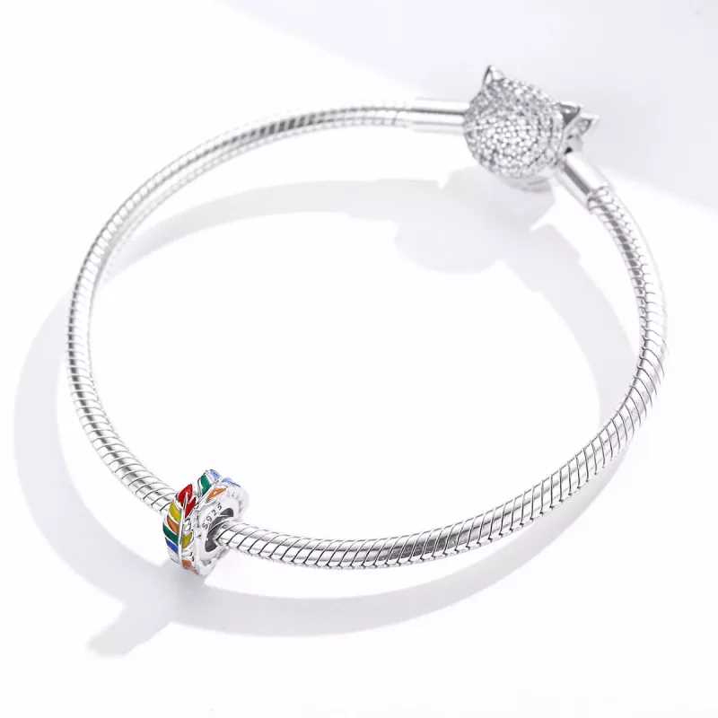(imagen para) Charm de Pluma Colorida estilo Pandora en Color Plateado - BSC305 - Ver 3