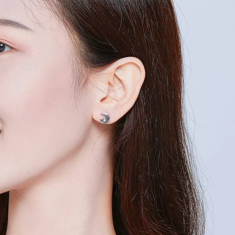 (imagen para) Estos aretes de botón de estilo Pandora tienen forma de luna y estrellas - SCE72 - Ver 6