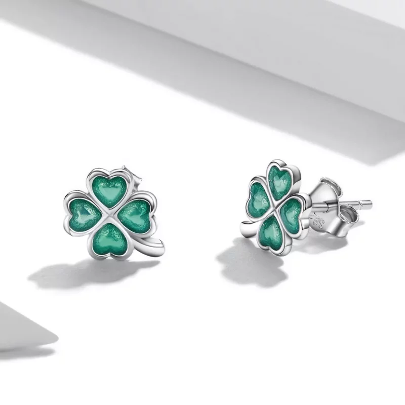 (imagen para) Estos aretes de botón estilo Pandora con trébol de cuatro hojas - SCE1346 - Ver 3