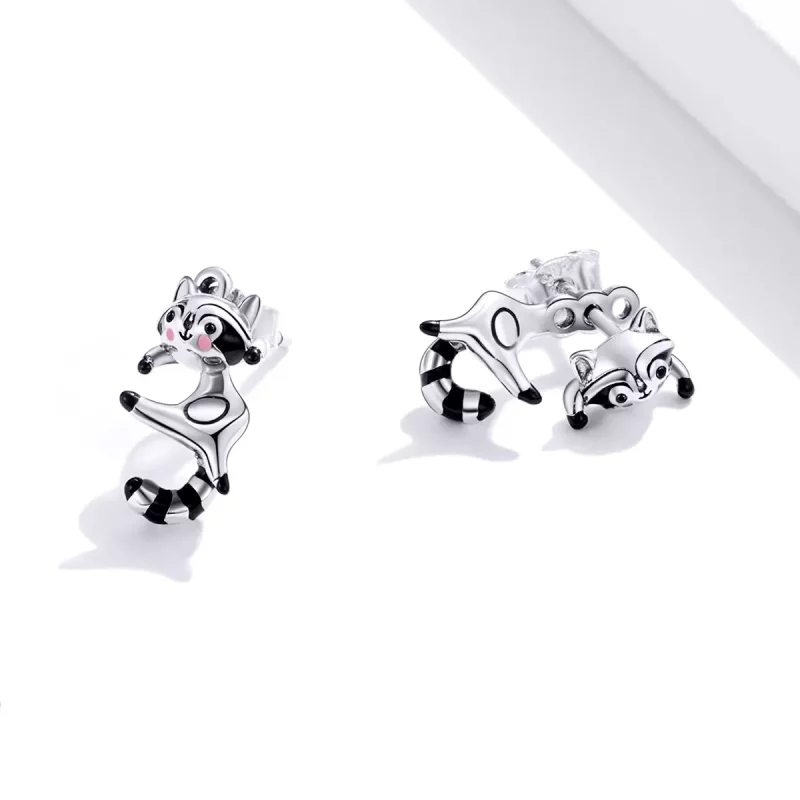 (imagen para) Estos aretes de tuerca estilo Pandora presentan un diseño de mapache - SCE990 - Ver 4