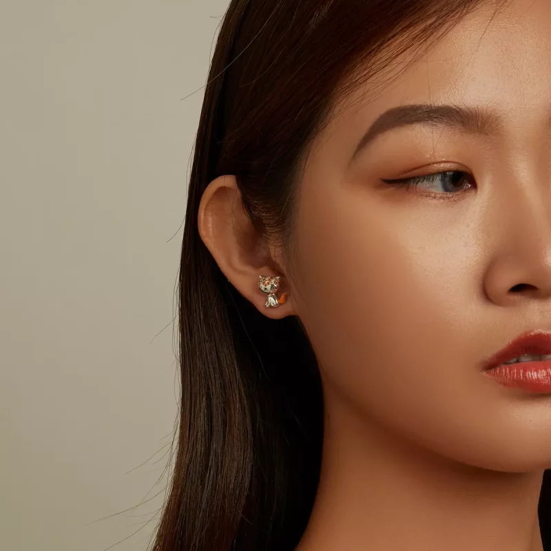 (imagen para) Estos aretes de tuerca estilo Pandora son adorables y tienen la forma de un zorr - Ver 5