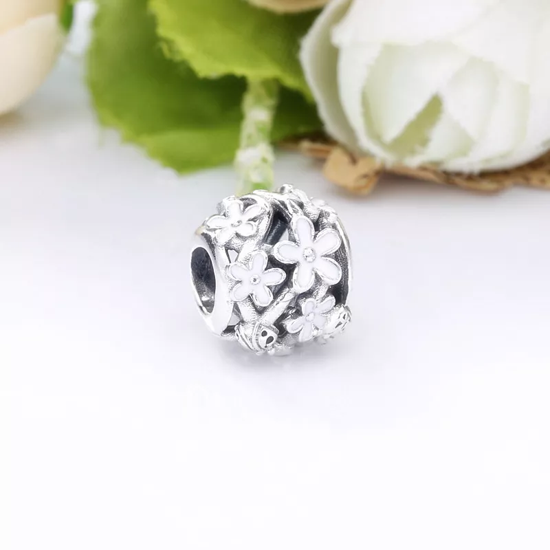 (imagen para) Charm de Plata PANDORA con Abertura en Forma de Margarita - 788772C02 - Ver 3