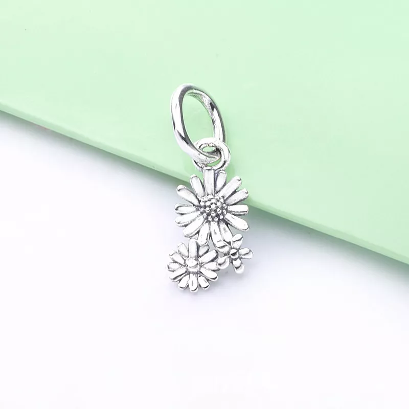 (imagen para) PANDORA Encanto Colgante Ramo de Flores Margarita - 798819C00 - Ver 2