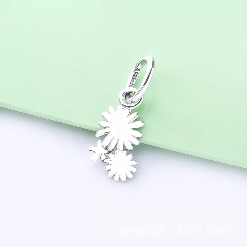 (imagen para) PANDORA Encanto Colgante Ramo de Flores Margarita - 798819C00 - Ver 3