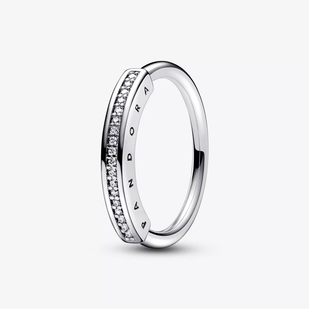 anillo con pavé de identificación de la firma pandora 192283c01