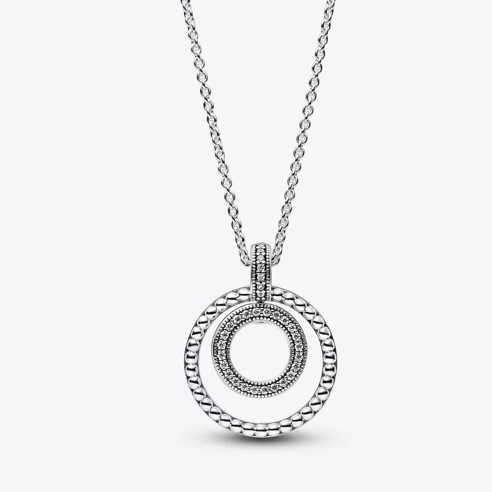 colgante y collar con pavé y cuentas de la firma pandora 392308c01