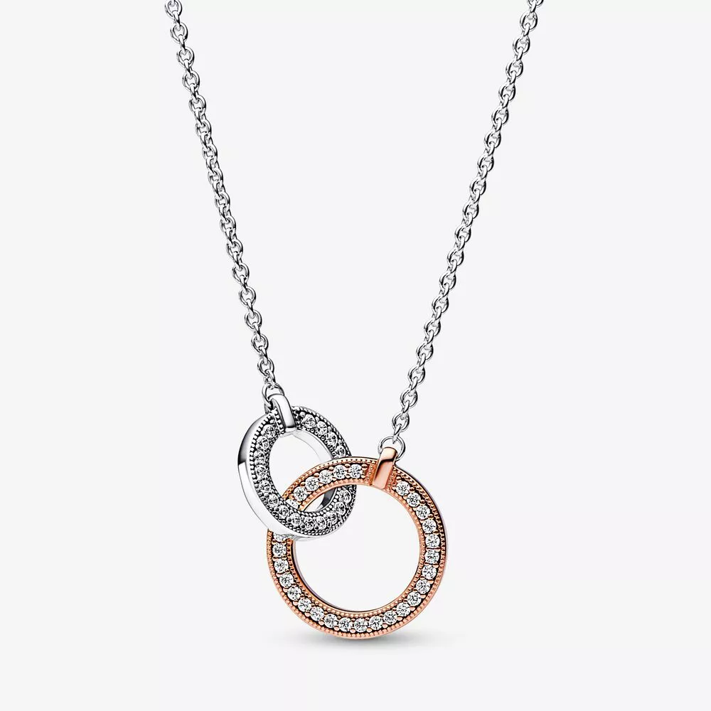 collar de círculos entrelazados en dos tonos con la firma pandora 382778c01